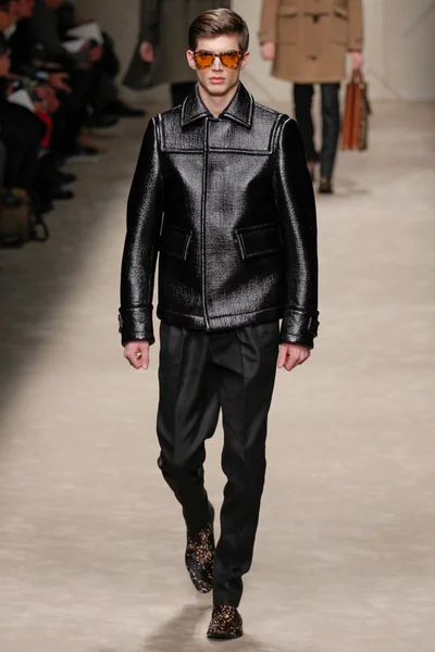 Look 30